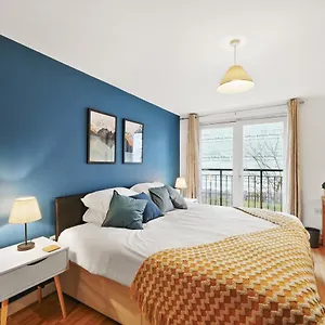 Stylish And Comfortable 2br Flat In Bs - Fast Wi-fi! Apartment Bishop's Stortford