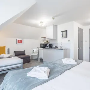 Private 8 With Kitchenette By Cb No Minimum Apartment Cambridge (Cambridgeshire)
