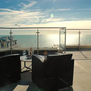  Apartment Airhost's Brighton's Diamond Escape With Sea Views